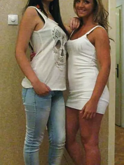 Some youthfull dolls Selfshot Pictures Mingled