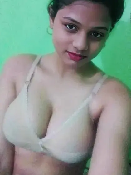 Hot Girl Showing Off Her Perfect Boobs