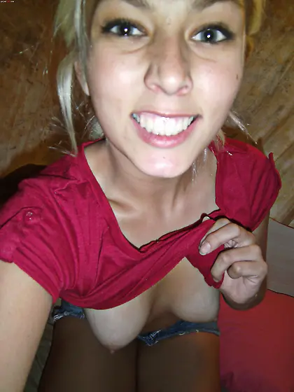 rubia amateur cachonda