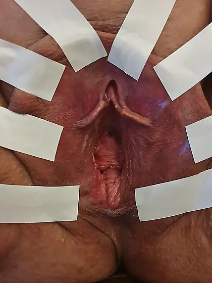 Mrs. Kink - Spread cunt