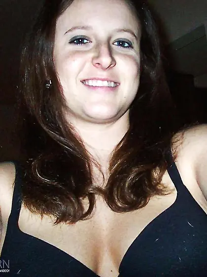 WONDERFUL TEENAGER GF DEMONSTRATING OFF