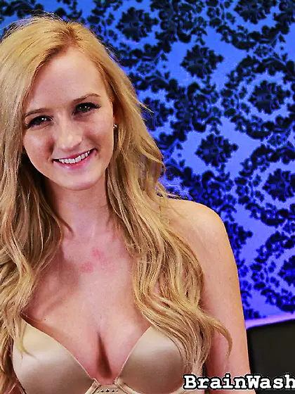 Blonde freshie training snatch