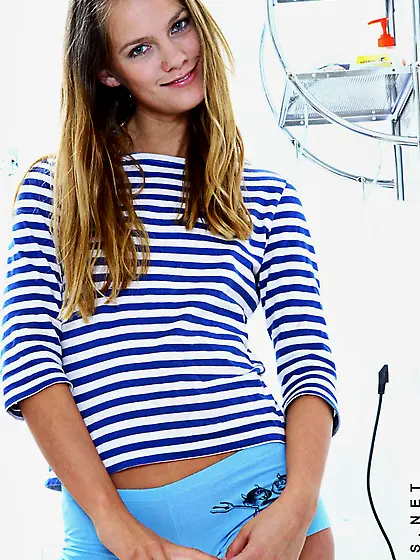 Ashanti A takes her sexy lingerie off and shows us her round tig