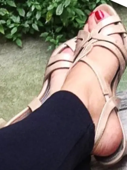 Voyeur Teen feet foot barefeet barefoot toes soles