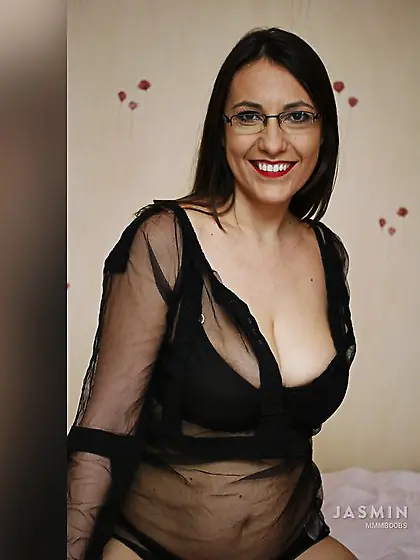 Straight milf big tits