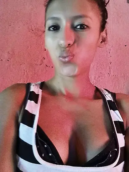 I’m a horny single mom who loves sucking cocks