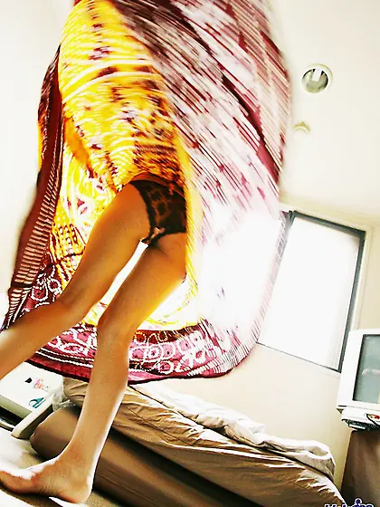 We love to watch Asian babes like Reina Idols in action.  Her cur