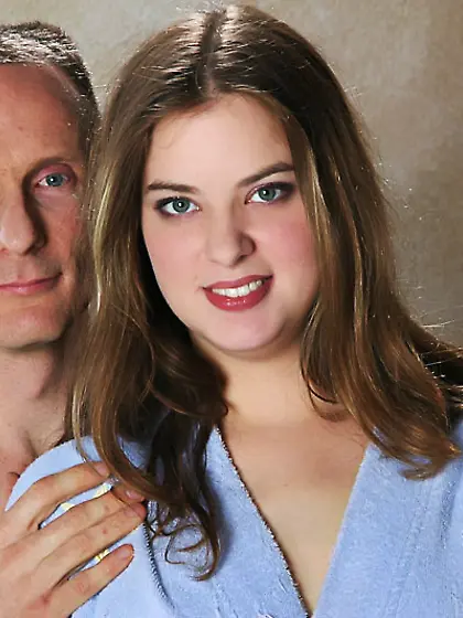 Pregnant beauty fucked assriding