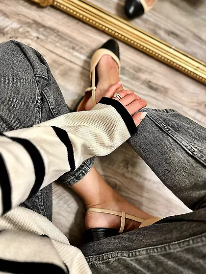 Voyeur Teen feet foot barefeet barefoot toes soles