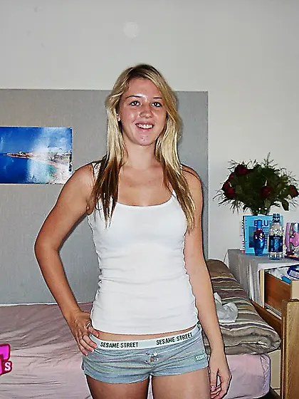 Young girlfriend pussy with