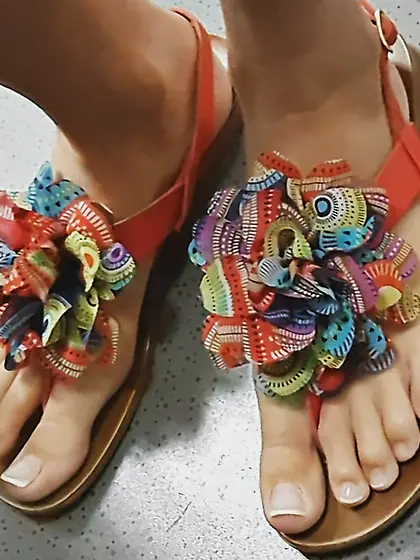 Voyeur Teen feet foot barefeet barefoot toes soles