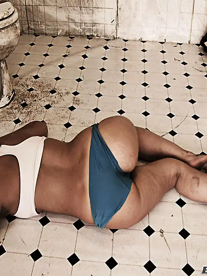 Latina nympho wakes public