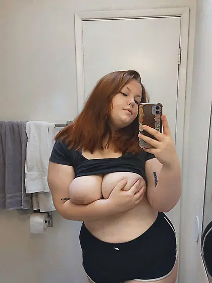 taylor teases her fatty tits