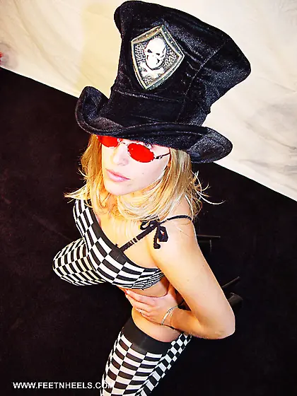 Chastity - Top hat and Heels