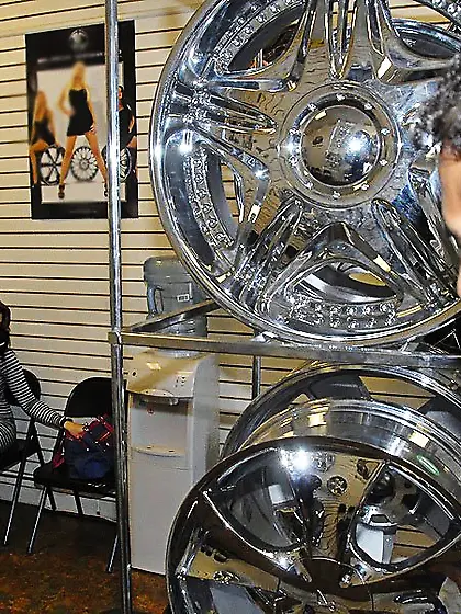 Tattooed latina Gina Hulk with nice ass and big tits gets her lo