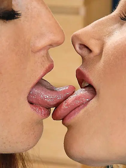 Alluring dyke hoes Kathleen and Lena Cova have amazing dirty sex