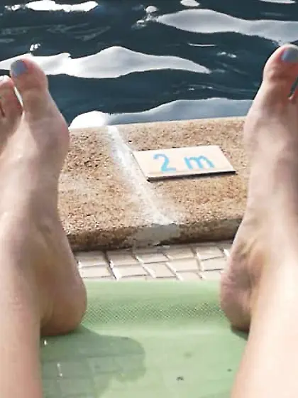 Voyeur Teen feet foot barefeet barefoot toes soles