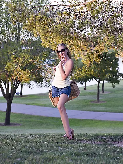 Jasmine Tame takes her clothes for the camera and shows us her a