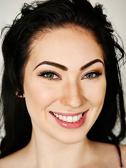 Stunning babe strips skimpy