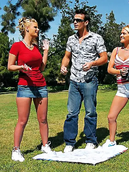 Big boobed blondes Krissy Lynn and Phoenix Marie have sex with d