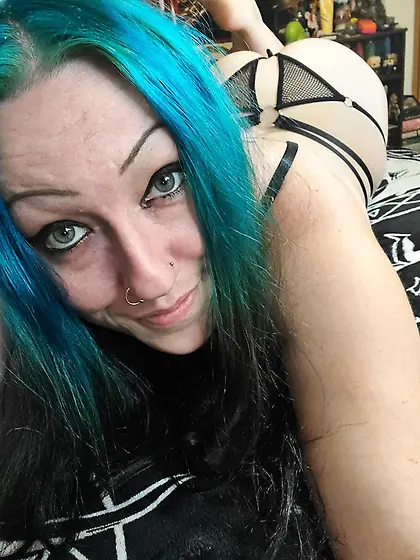 Big tit goth whore OF @margarbby