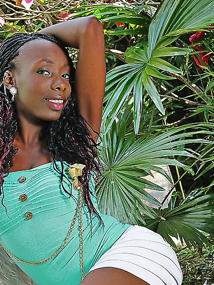 Ebony bisexual dildo