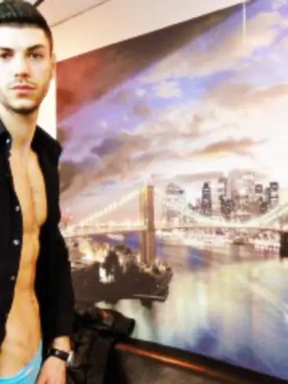 Brunette johnycox perform anal