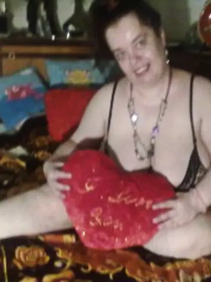 Brunette goldentigress perform anal