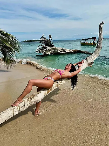 wwyd with hot wannabe gym slut ness?