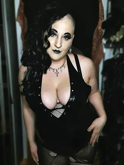 sexy Gothic Queen