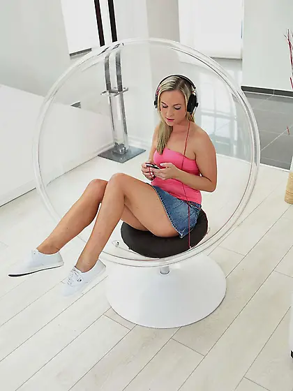 Vinna Reed is going to worship dick and get fucked as well