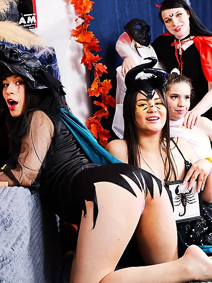 Fuck or Treat? by ClubSweethearts